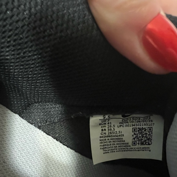 Nike Dunk Low βpandaβ - Picture 4 of 8